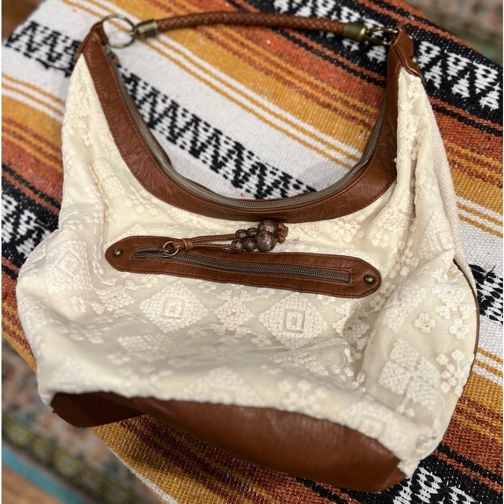 T-shirt & Jeans handbag in GUC - Picture 2 of 7